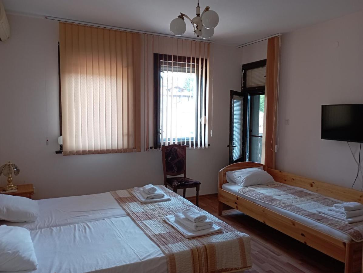 Toncho'S Guest House For 16 Guests Arbanasi Luaran gambar